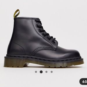 Dr Martens 101 6 eye boots black size EU 39